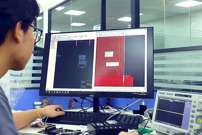DISEA engineer developing custom LCD driver solution